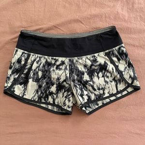 Lululemon marble grey shorts